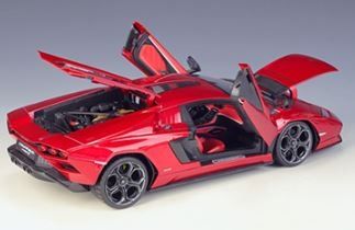 Mô hình xe Lamborghini Countach LPI 800-4 fullopen tỉ lệ 1:18 Maisto 8147