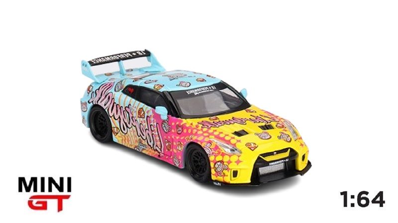 Mô hình xe LB-Silhouette WORKS GT NISSAN 35GT-RR Ver.1 LBWK KUMA bản card tỉ lệ 1:64 MiniGT MGT00742-MJ