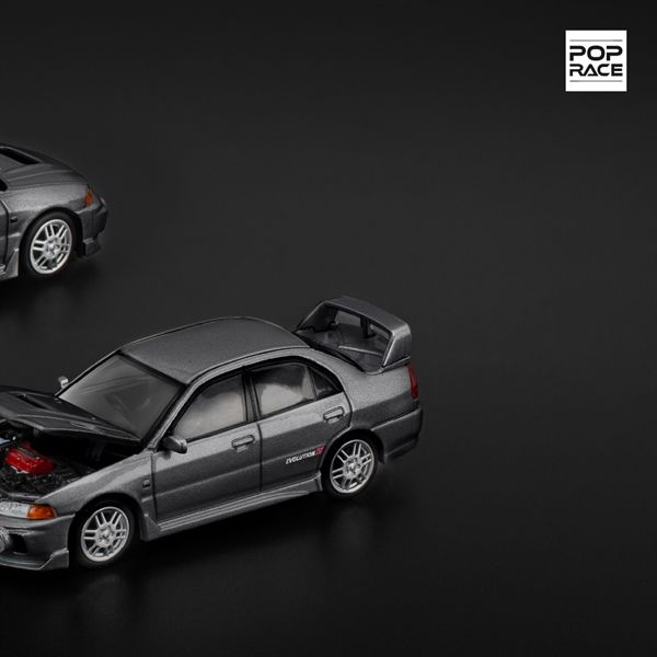Mô hình xe Mitsubishi Lancer Evolution Iv Dark Grey tỉ lệ 1:64 PopRace PR640327