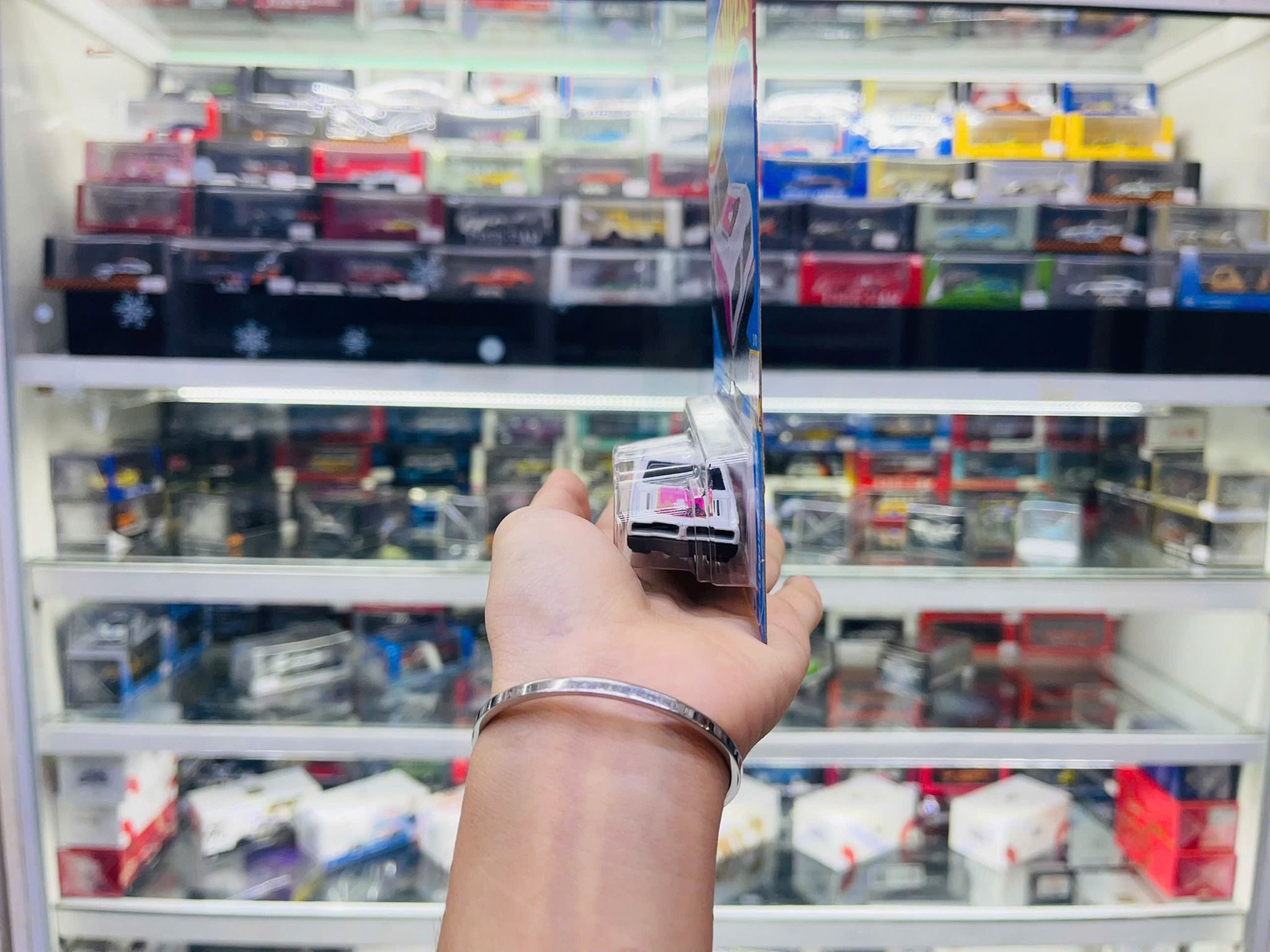 Đồ chơi mô hình xe Hot wheels kim loại có bản quyền chính hãng tỉ lệ 1:64 C4982