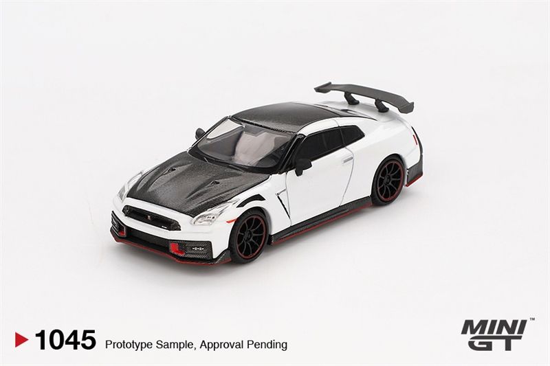 Mô hình xe Nissan GT-R Nismo 2024 Brilliant White Pearl tỉ lệ 1:64 MiniGT MGT01045-CH