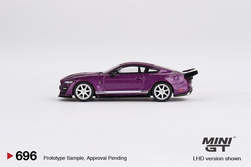  Mô hình xe Shelby GT500 Dragon Snake Concept Fuchsia Metallic tỉ lệ 1:64 MiniGT MGT00696 