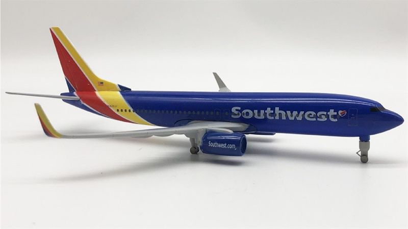 Mô hình máy bay USA Southwest Boeing B737 có bánh xe 20cm MB20074