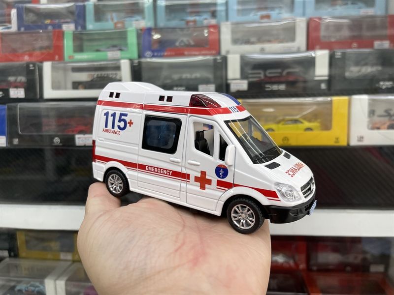 Mô hình xe độ cứu thương Mercedes Benz Sprinter chuyên dụng 115 tỉ lệ 1:32 Alloy Model Autono1 OT179