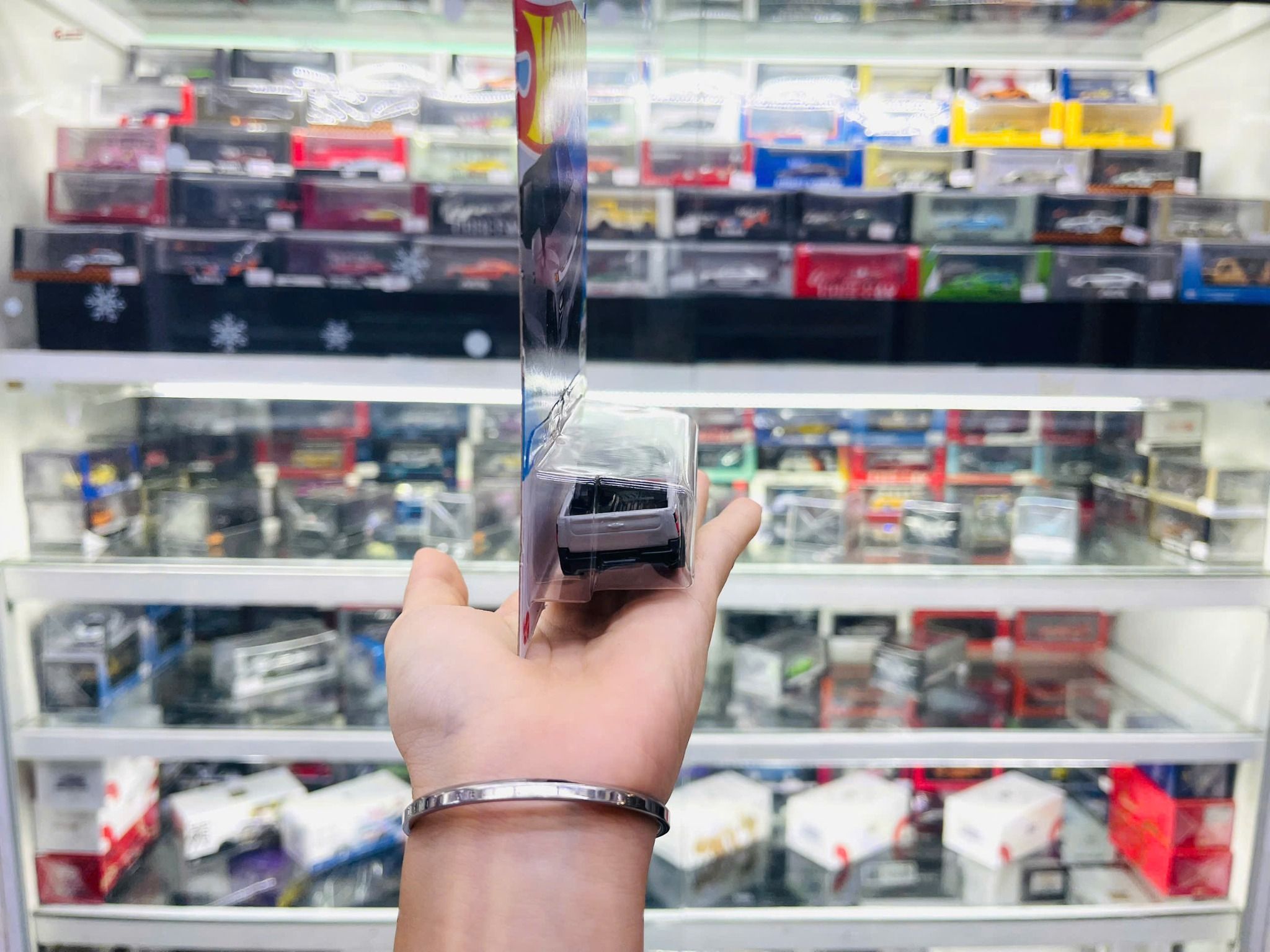 Đồ chơi mô hình xe Hot wheels kim loại có bản quyền chính hãng tỉ lệ 1:64 C4982