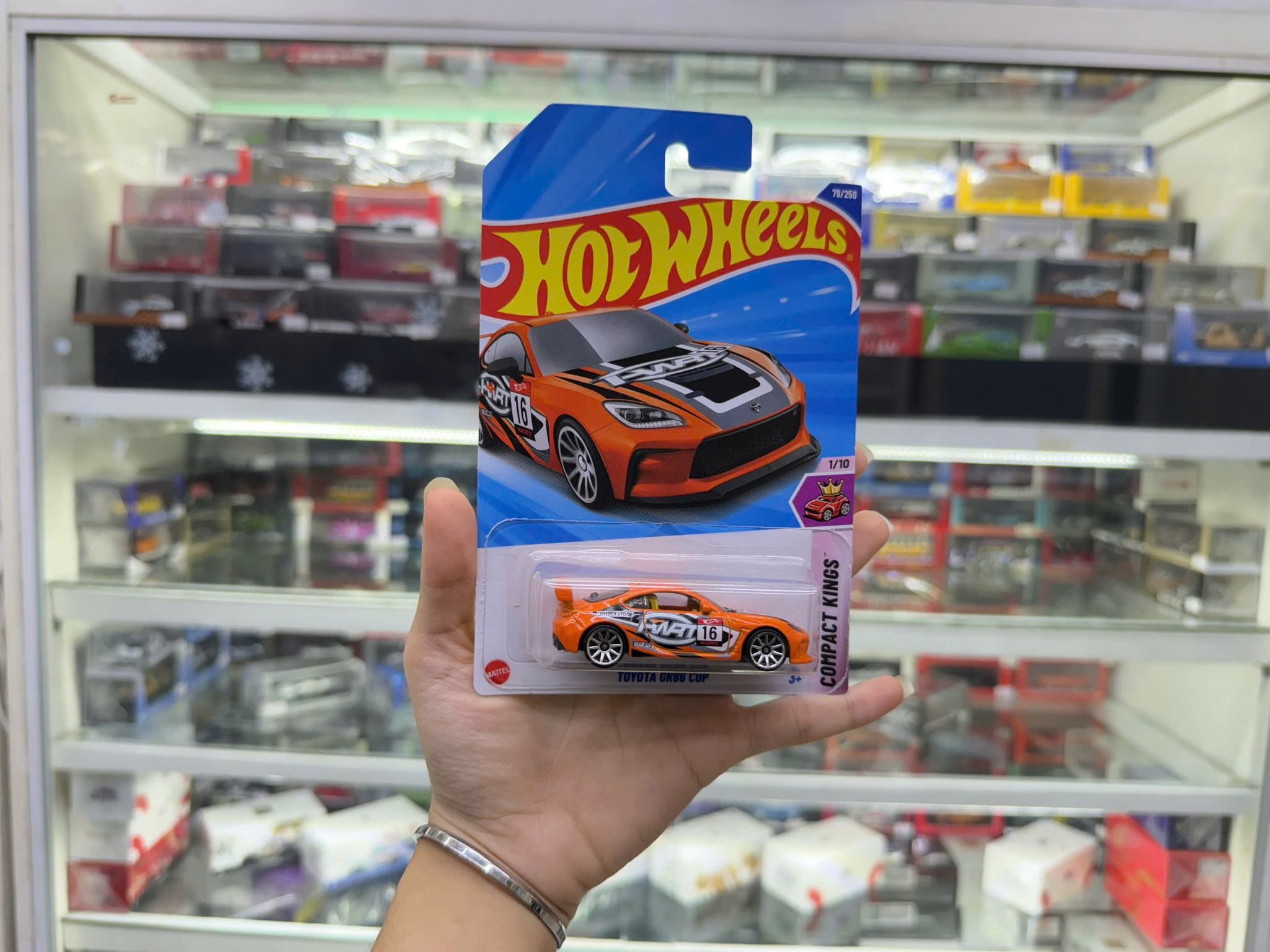 Đồ chơi mô hình xe Hot wheels kim loại có bản quyền chính hãng tỉ lệ 1:64 C4982
