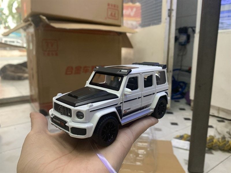 Mô hình xe Mercedes-benz Brabus G700 tỉ lệ 1:32 JIiaye model VB32523 OT602