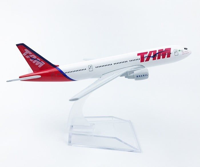 Mô hình máy bay Brazil Airlines TAM Boeing B777 16cm MB16074