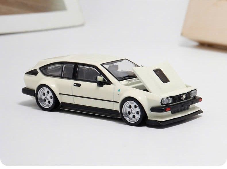 Mô hình xe Alfa Romeo GTV6 tỉ lệ 1:64 TPC MODEL OT64103