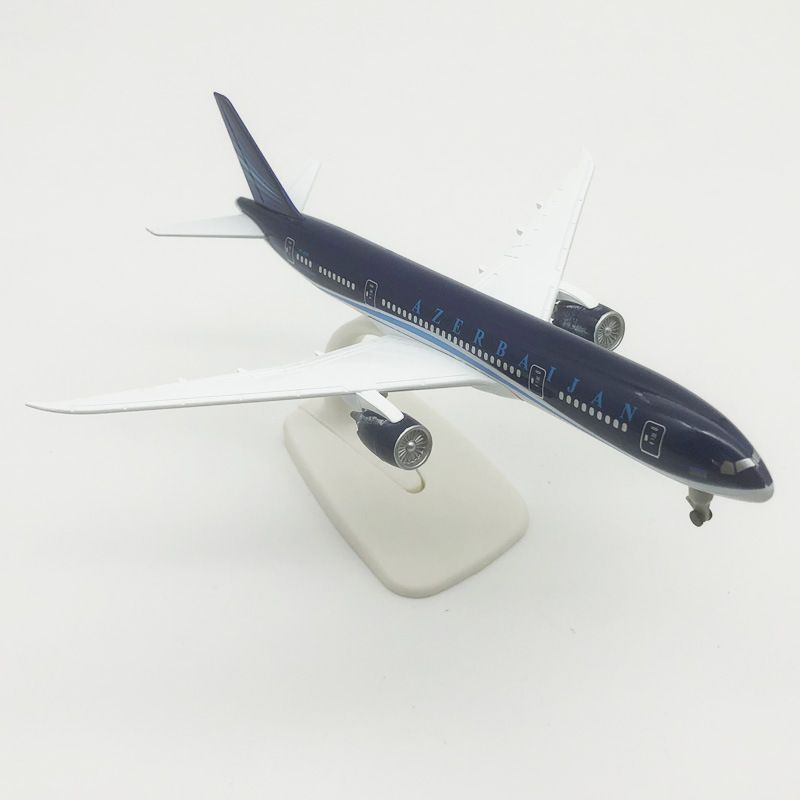 Mô hình máy bay Azerbaijan Boeing B787 có bánh xe kích thước 20cm MB20109