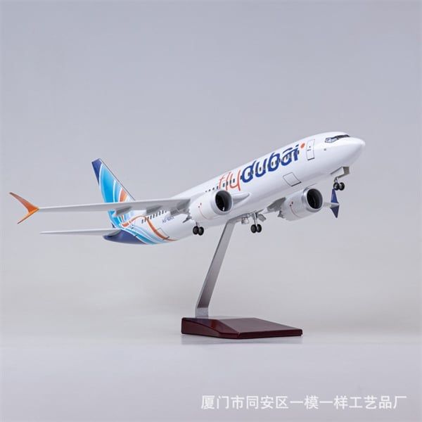 Mô hình máy bay FlyDubai Dubai Boeing B737 MAX 47cm 1:85 có đèn led tự động theo tiếng vỗ tay hoặc chạm MB47014