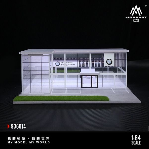 Hộp trưng bày mô phỏng showroom BMW the ultimate driving machine có đèn - bãi đỗ xe sân trước tỉ lệ 1:64 MoreArt MO936014