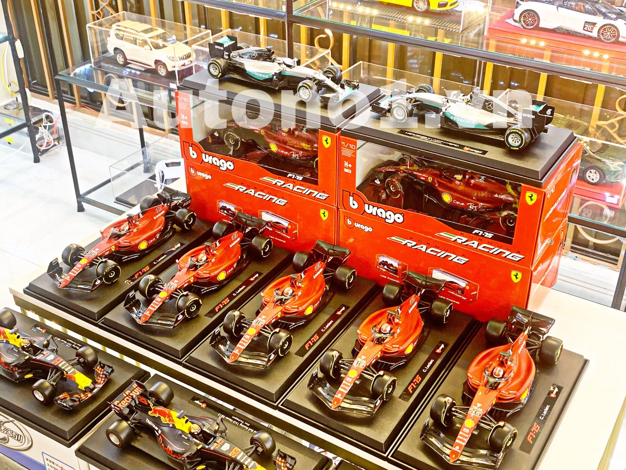 Mô hình xe đua F1-75 Ferrari Formula Racing 2022 tỉ lệ 1:18 Bburago 8115