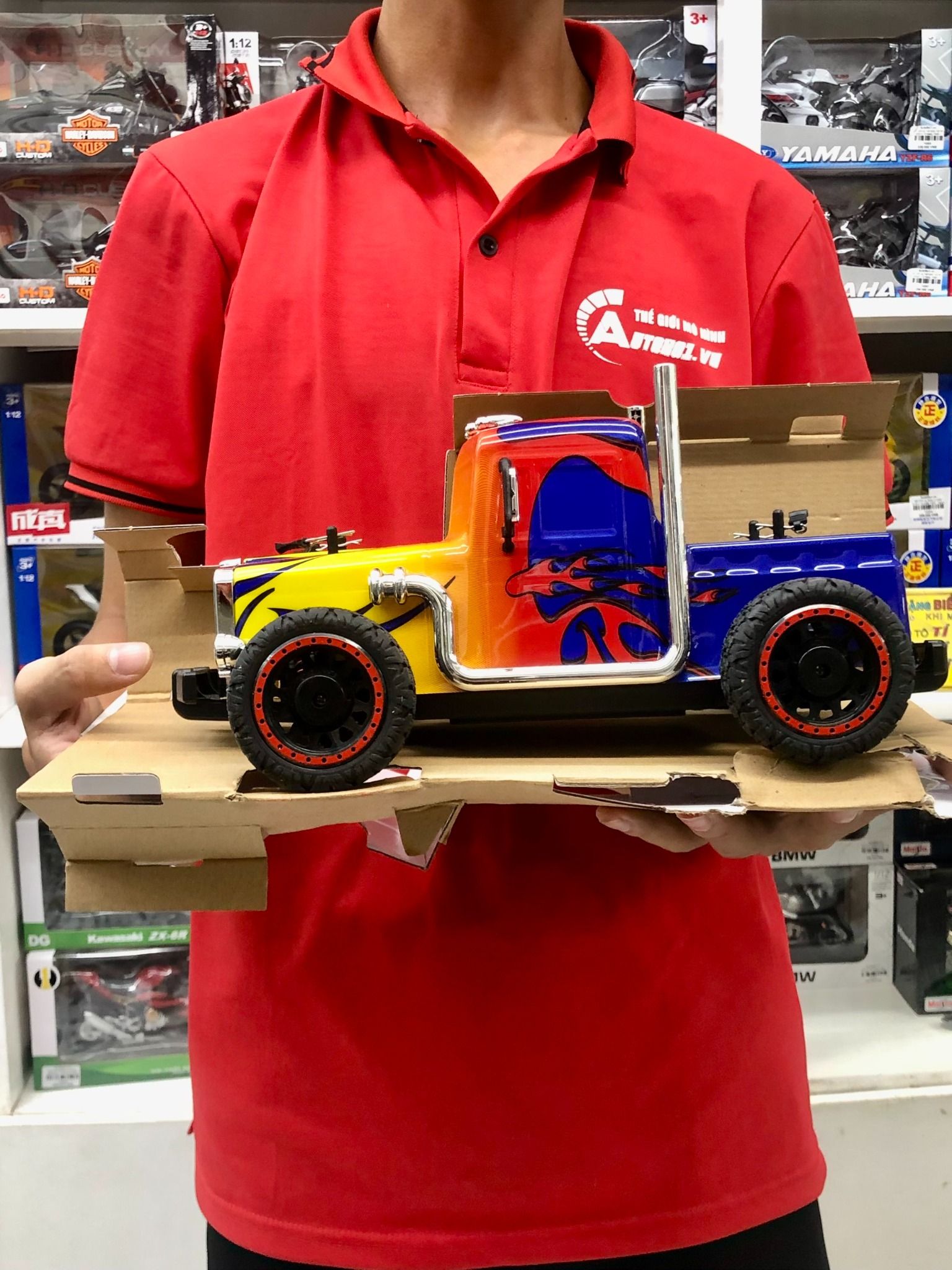 Mô hình xe điều khiển đầu kéo cứu hộ Optimus Prime J901 fire flames 20km/h tỉ lệ 1:16 deer man DK006