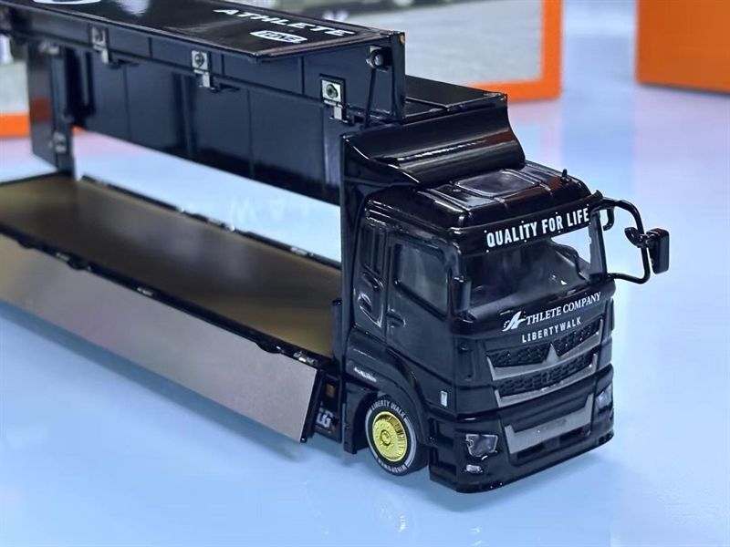 Mô hình xe Liberty Walk LB-Trucks Mitsubishi Fuso LBWK Liberty Walk– Black tỉ lệ 1:64 GCD Models OT64189