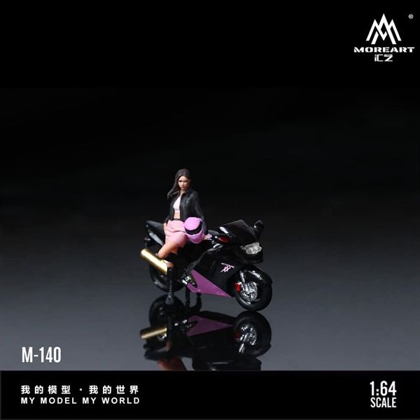 Mô hình nhân vật figure và xe mô tô Honda CBR1100XX Black Pink Motorcycle Girl tỉ lệ 1:64 MoreArt MO222140