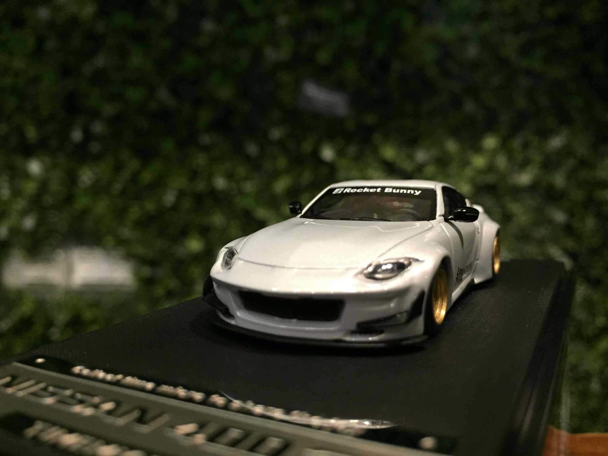 Mô hình xe Nissan 400Z tỉ lệ 1:64 Time Micro TM649103