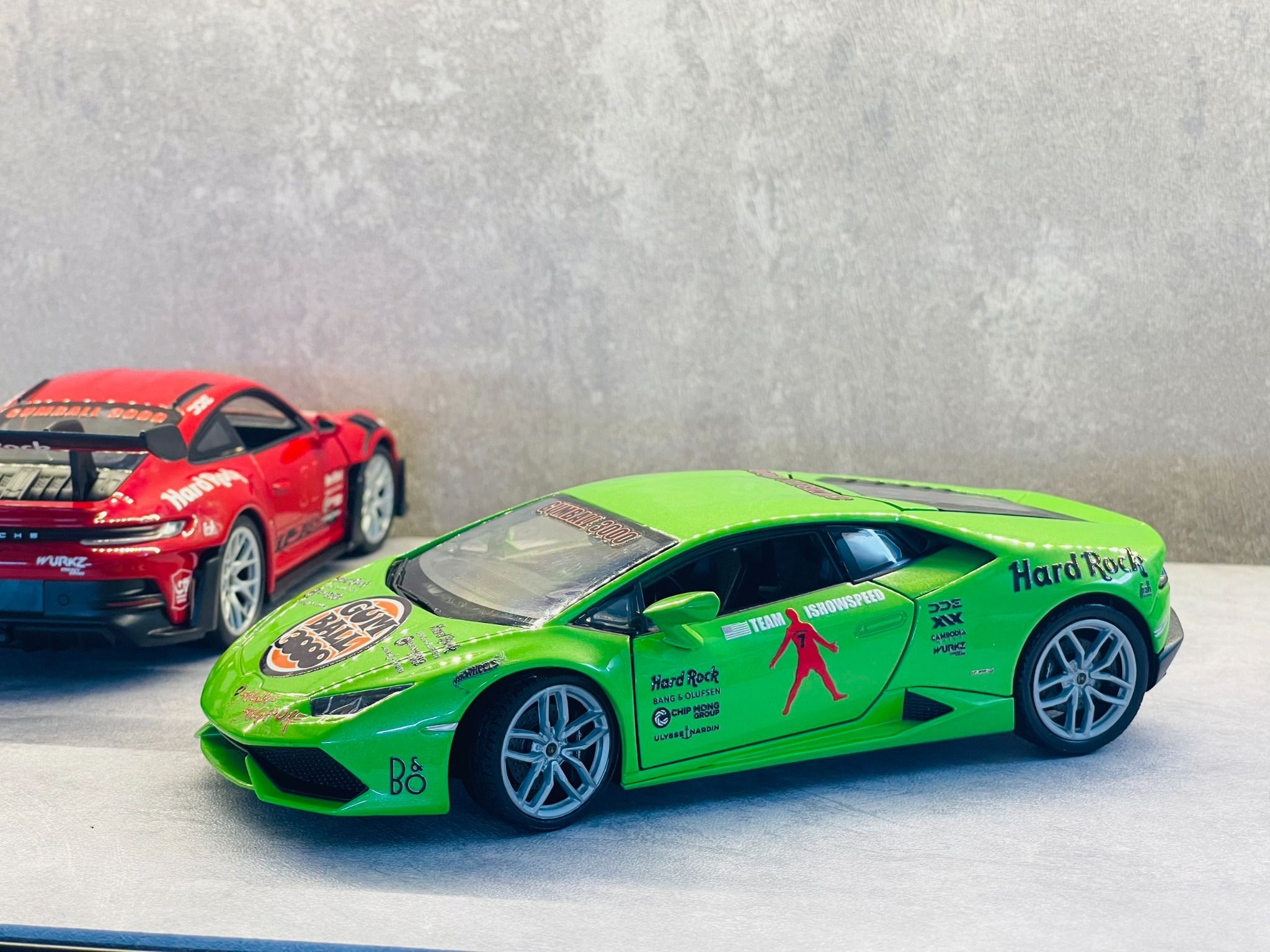 Mô hình xe custom Huracan Gumball3000 Green tỉ lệ 1:24 Welly DO24002