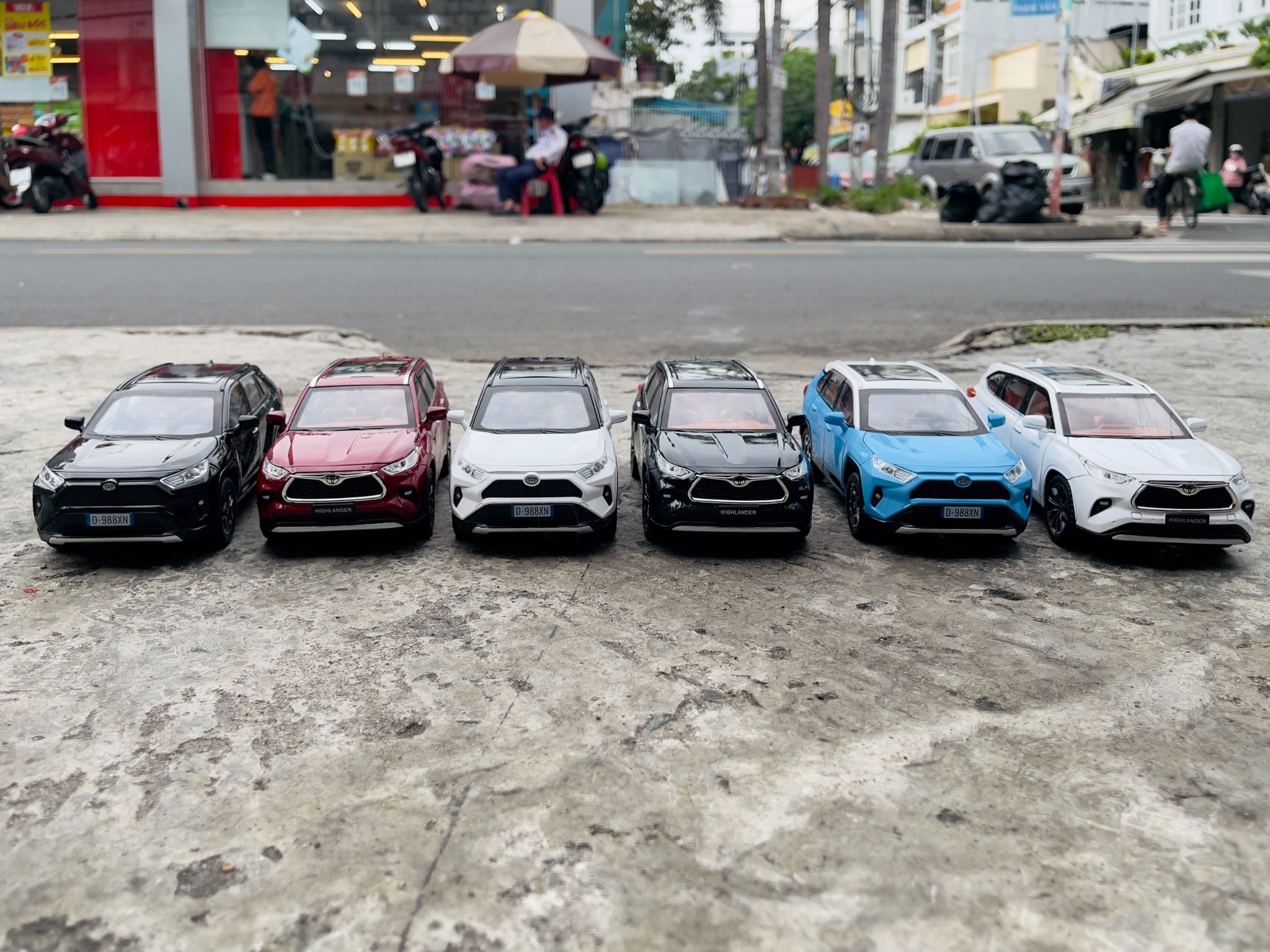 Mô hình xe ô tô Toyota RAV4 full open - full kính - có âm thanh - đèn tỉ lệ 1:22 Jiaye Model OT503