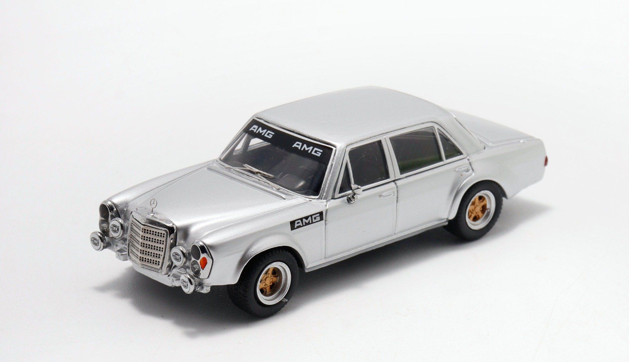 Mô hình xe Mercedes-Benz 300SEL SLIVER tỉ lệ 1:64 Briscale Micro BSC BC640036