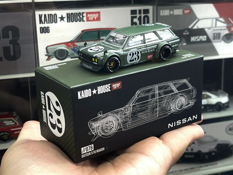 Mô hình xe Datsun KAIDO 510 Wagon CARBON FIBER V3 Loose tỉ lệ 1:64 Kaido House KHMG076
