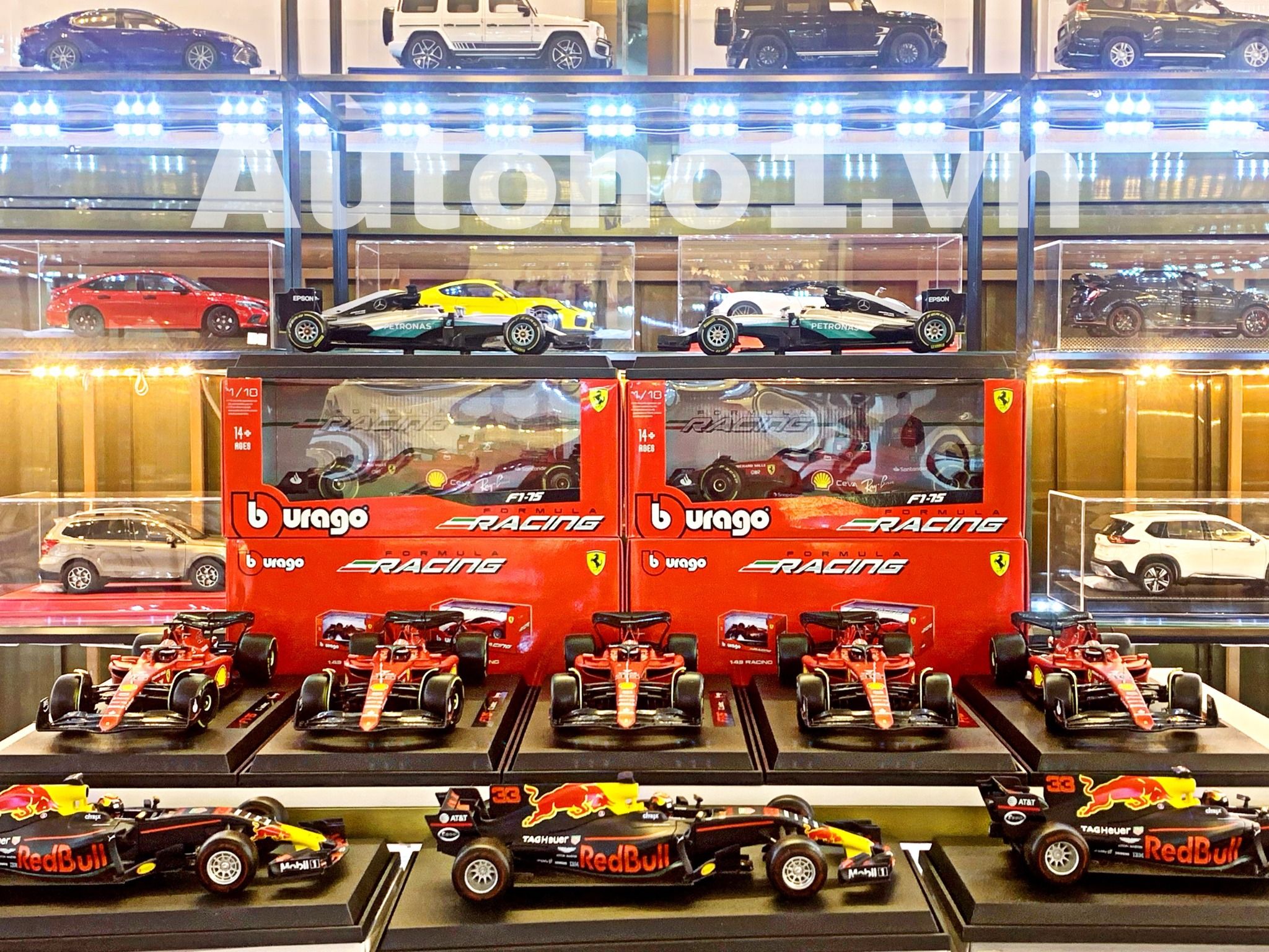 Mô hình xe đua F1-75 Ferrari Formula Racing 2022 tỉ lệ 1:18 Bburago 8115