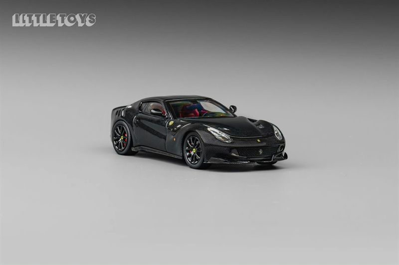 Mô hình xe Ferrari F12 TDF full carbon version tỉ lệ 1:64 Little Toys OT64111
