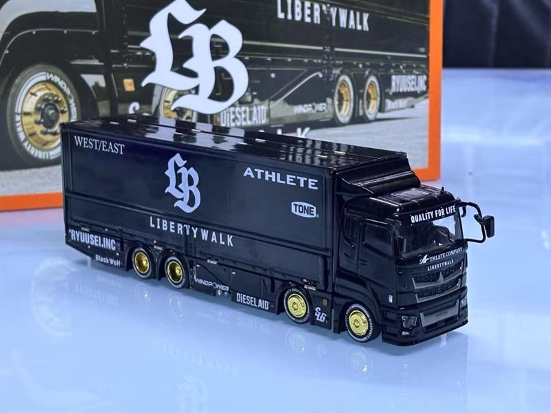 Mô hình xe Liberty Walk LB-Trucks Mitsubishi Fuso LBWK Liberty Walk– Black tỉ lệ 1:64 GCD Models OT64189