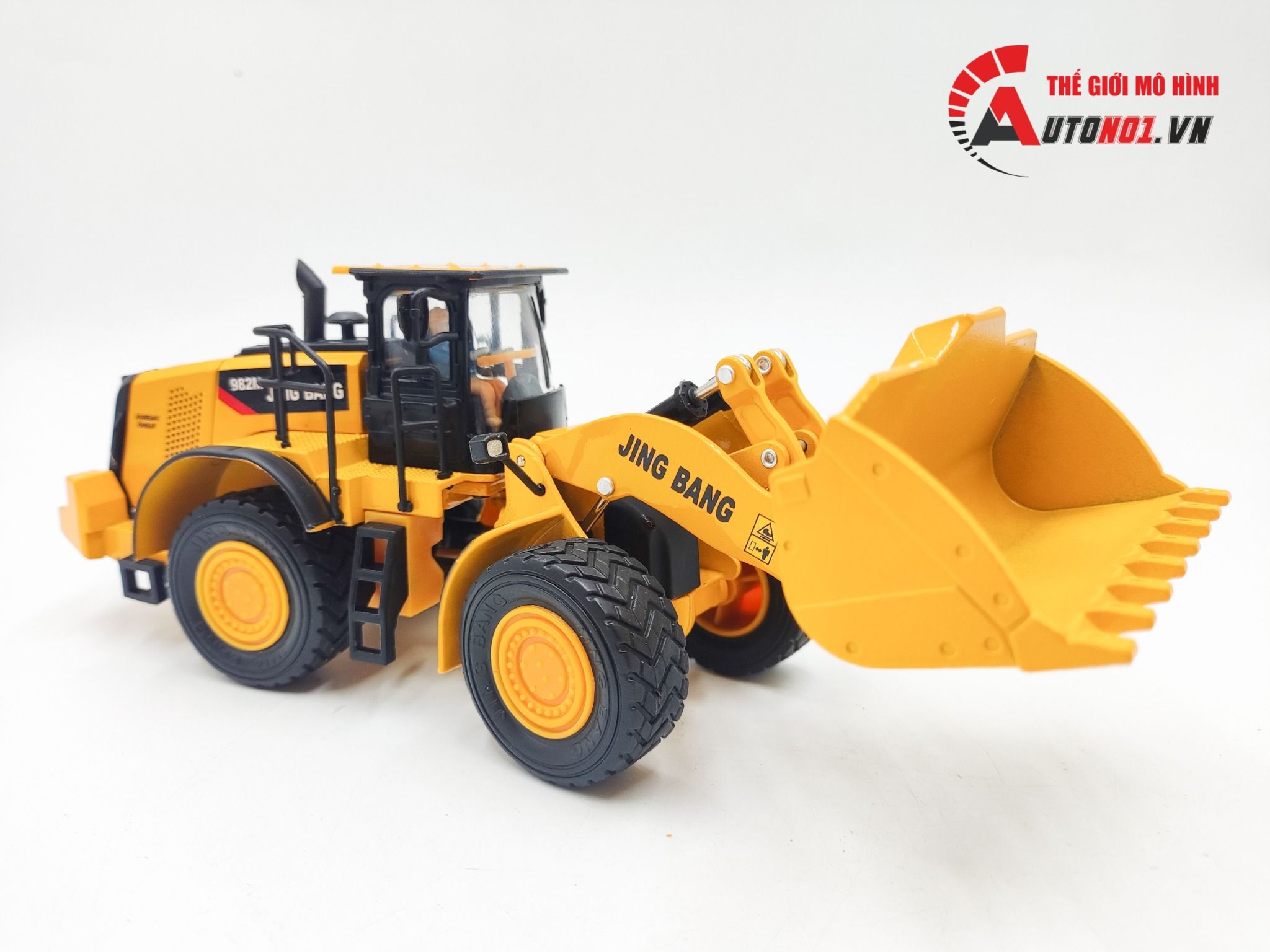 Mô hình xe công trình ủi đất tỉ lệ 1:50 JingBang 8179