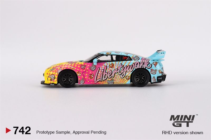 Mô hình xe LB-Silhouette WORKS GT NISSAN 35GT-RR Ver.1 LBWK KUMA bản card tỉ lệ 1:64 MiniGT MGT00742-MJ
