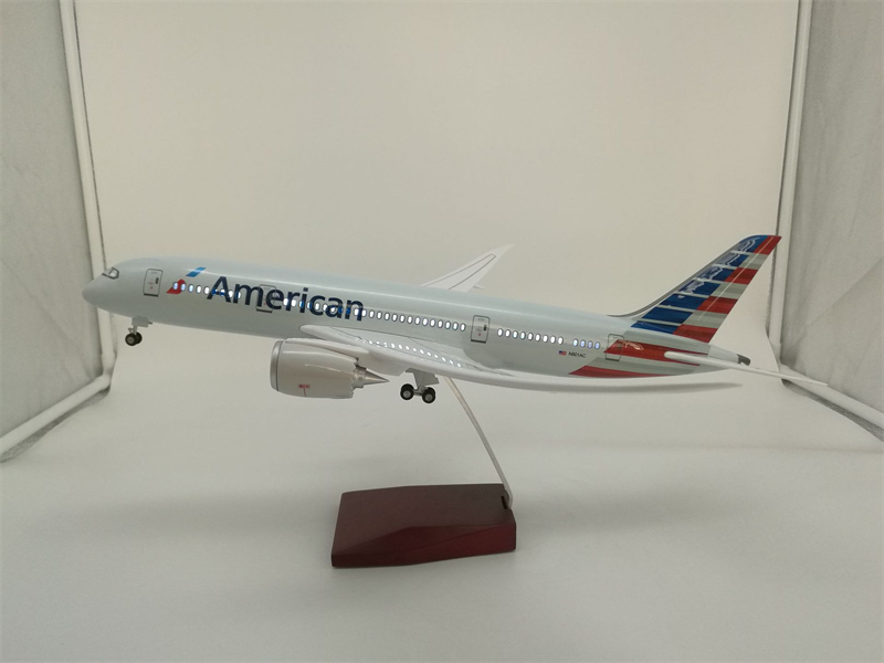 Mô hình máy bay American Boeing B787 47cm 1:130 có đèn led tự động theo tiếng vỗ tay hoặc chạm MB47008
