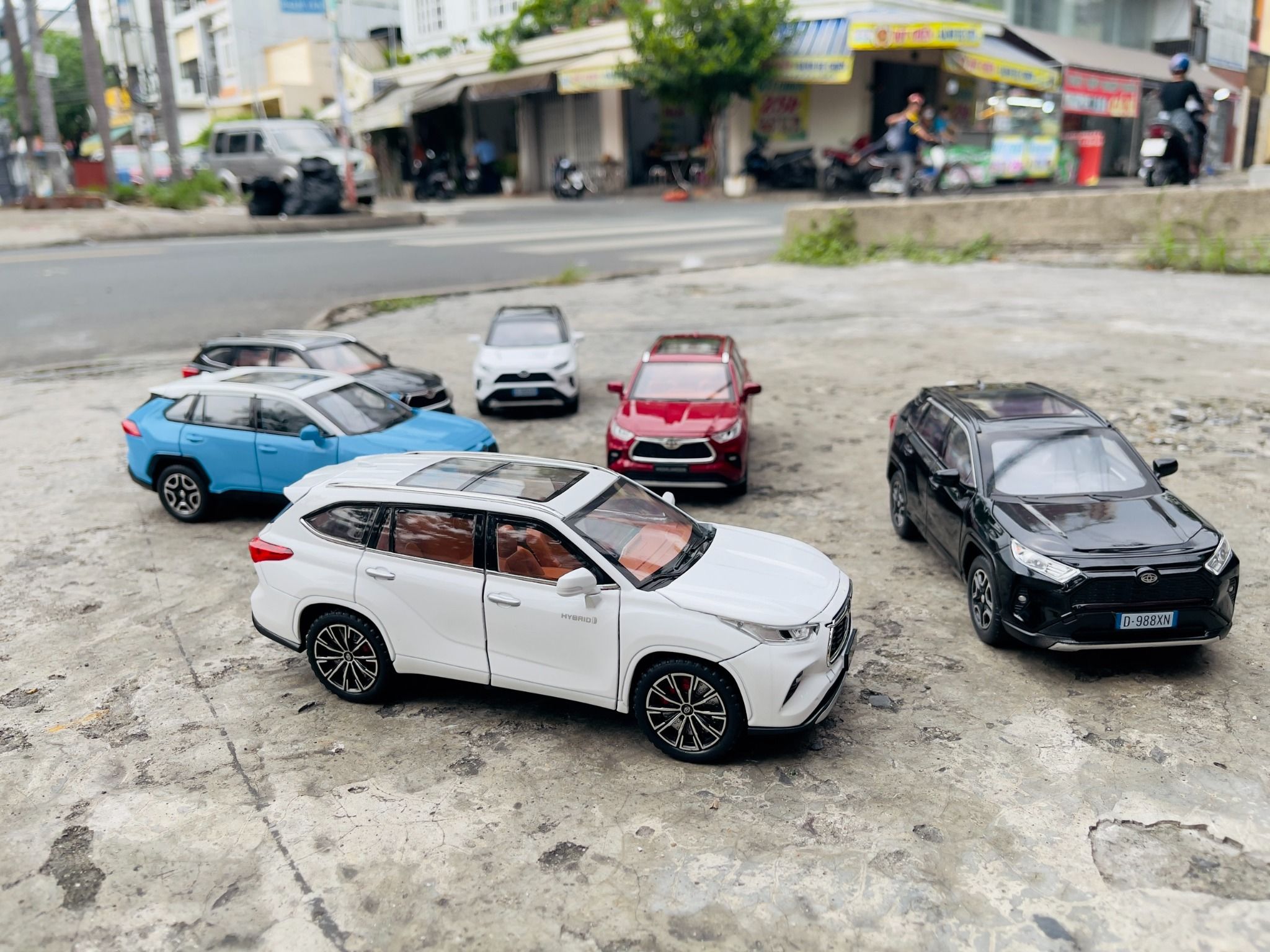 Mô hình xe ô tô Toyota RAV4 full open - full kính - có âm thanh - đèn tỉ lệ 1:22 Jiaye Model OT503
