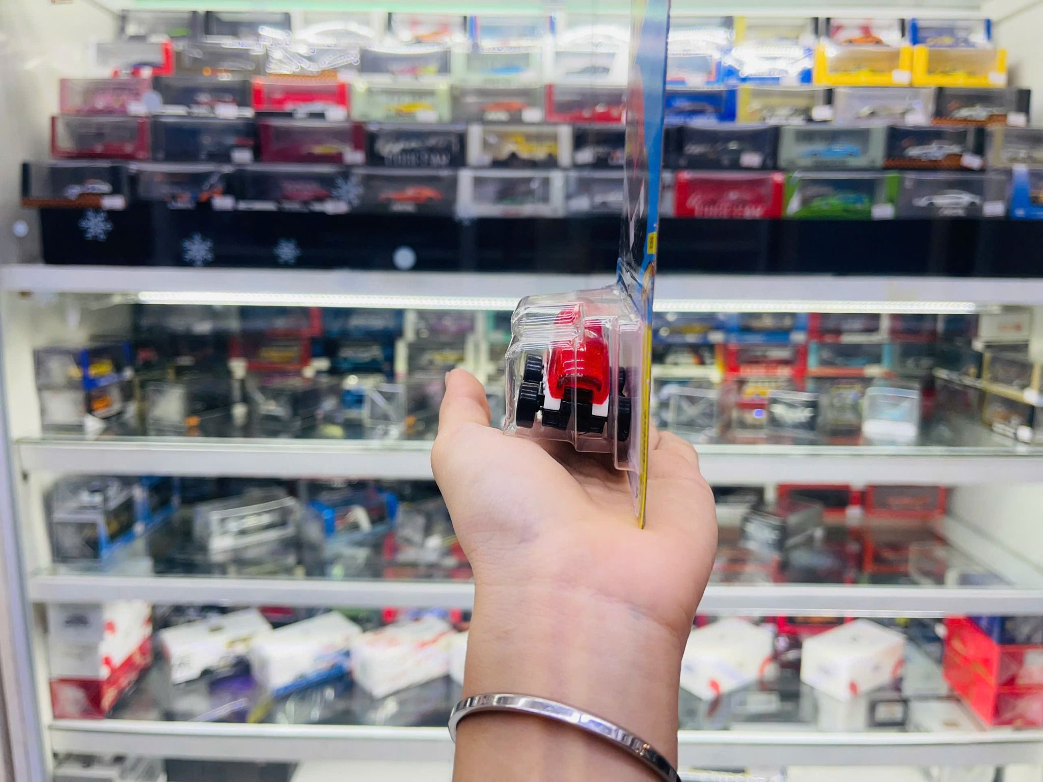 Đồ chơi mô hình xe Hot wheels kim loại có bản quyền chính hãng tỉ lệ 1:64 C4982
