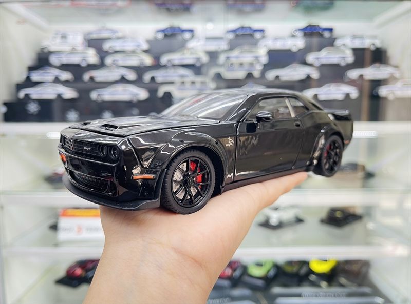 Mô hình xe Dodge Challenger SRT full open - có đèn - âm thanh tỉ lệ 1:24 Chezhi OT528