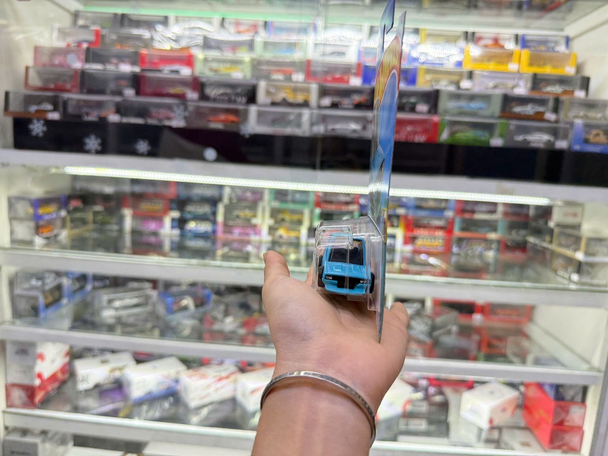 Đồ chơi mô hình xe Hot wheels kim loại có bản quyền chính hãng tỉ lệ 1:64 C4982
