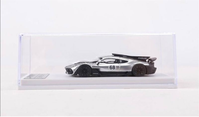Mô hình xe Mercedes-Benz AMG ONE sports tỉ lệ 1:64 có đế và hộp mica Solo Model OT64041