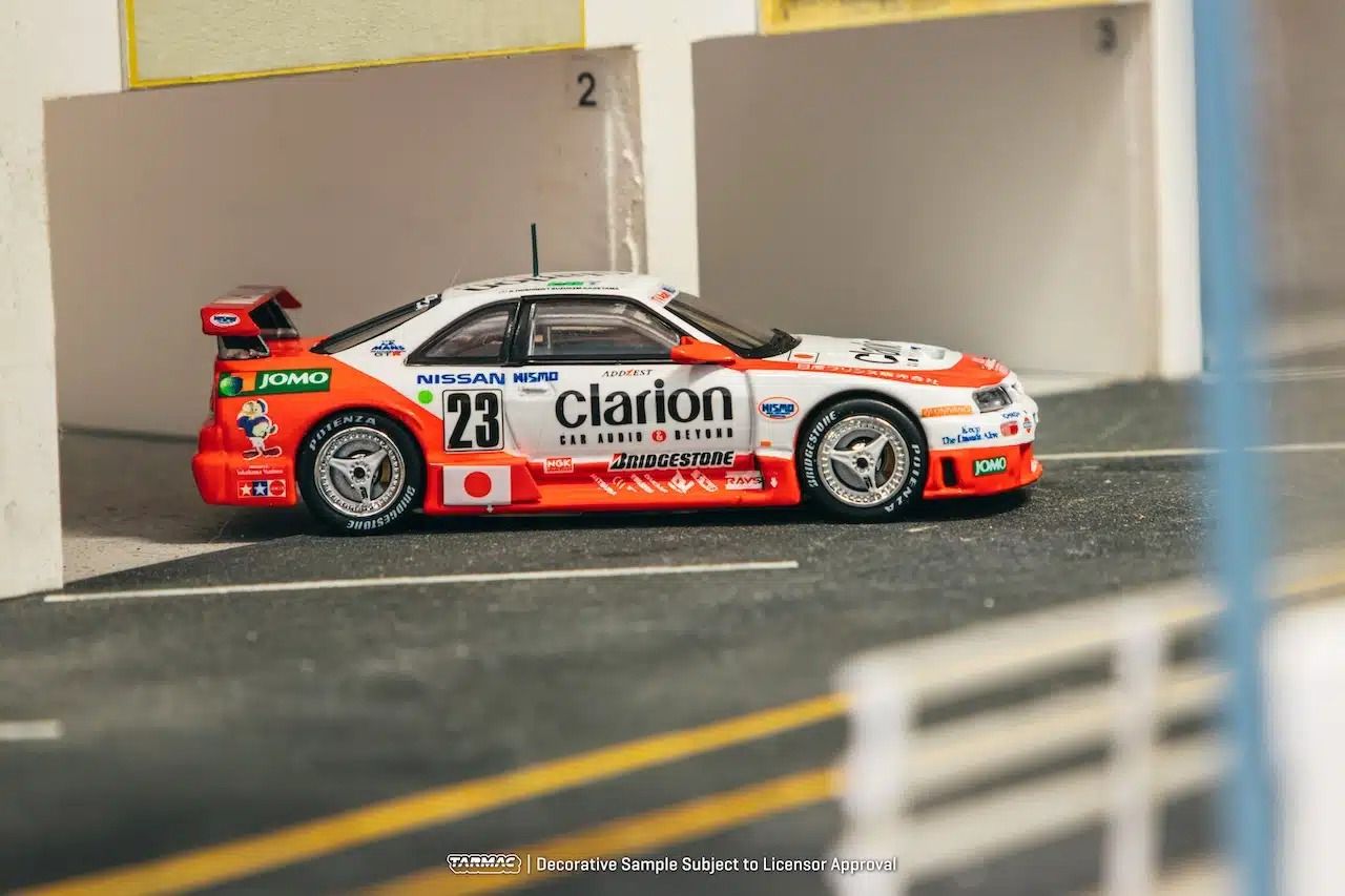 Mô hình xe Nissan NISMO GT-R LM 24h of Le Mans 1995 Presentation tỉ lệ 1:64 Tarmac Works T64-067-95LM23