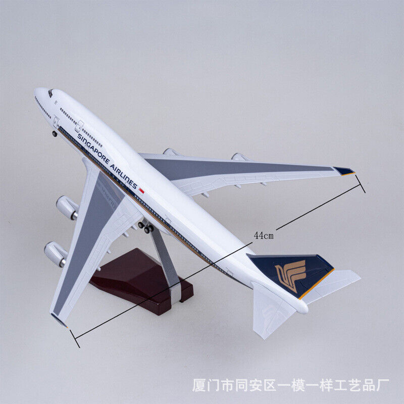 Mô hình máy bay Singapore Airline Boeing B747 47cm có đèn led tự động theo tiếng vỗ tay hoặc chạm MB47065