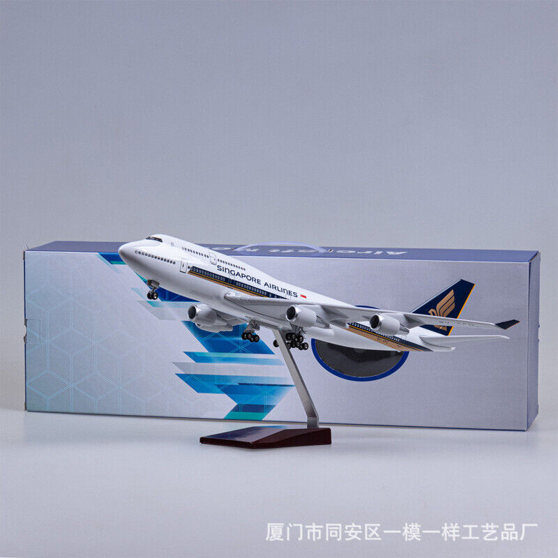 Mô hình máy bay Singapore Airline Boeing B747 47cm có đèn led tự động theo tiếng vỗ tay hoặc chạm MB47065