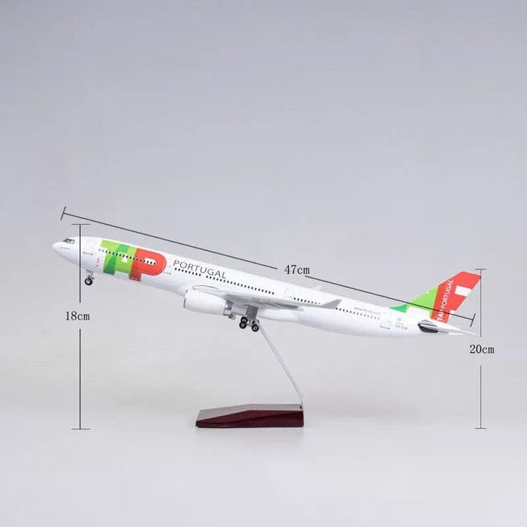 Mô hình máy bay Air Portugal Airbus A330 47cm có đèn led tự động theo tiếng vỗ tay hoặc chạm MB47080