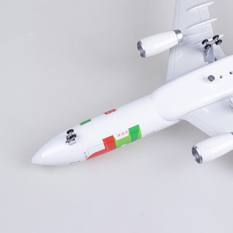 Mô hình máy bay Air Portugal Airbus A330 47cm có đèn led tự động theo tiếng vỗ tay hoặc chạm MB47080