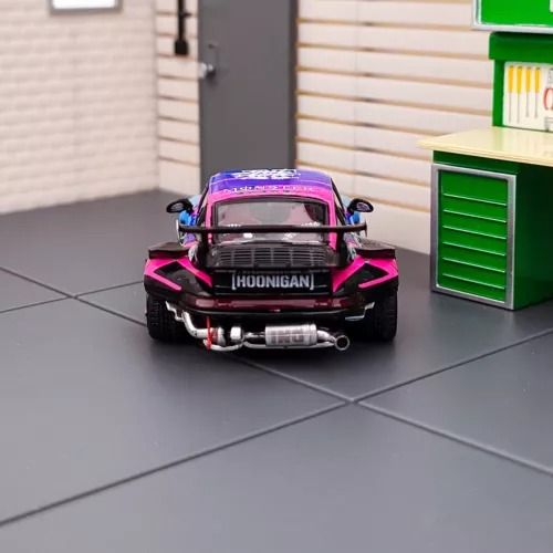 Mô hình xe Porsche 993 RWB Monster Energy Pink black tỉ lệ 1:64 Street weapon OT64079