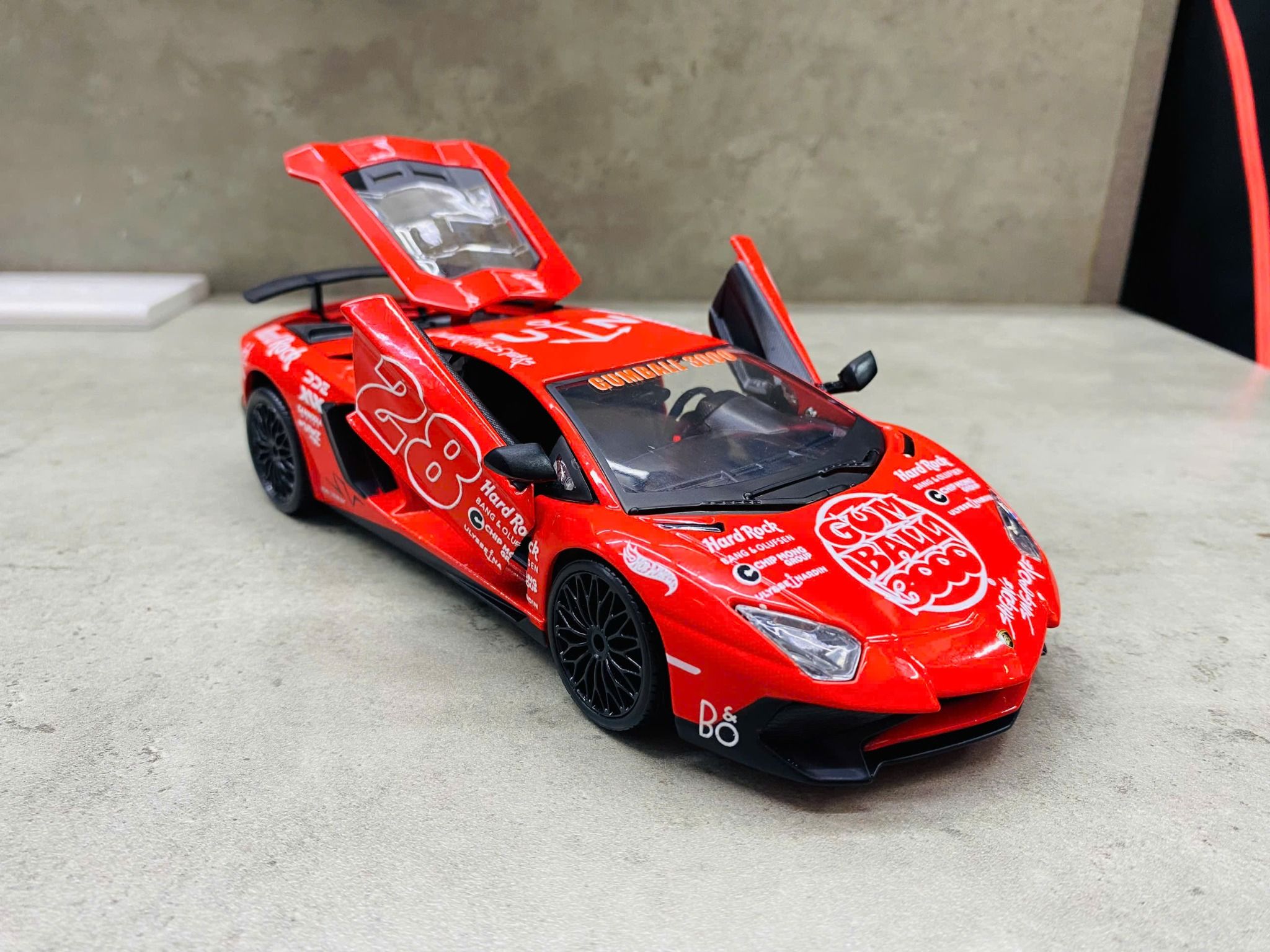 Mô hình xe custom Lamborghini Aventador Lp 750-4 Sv Plus 1:24 Bburago DO24006