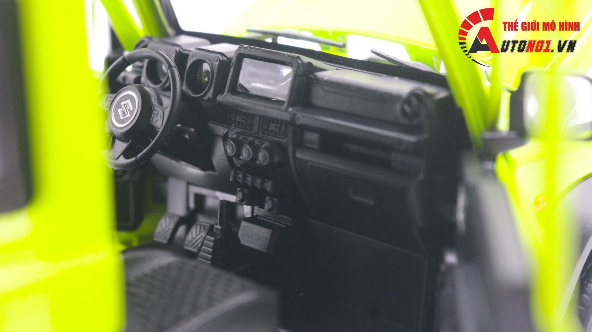 Mô hình xe Suzuki Jimny SUV địa hình 1:18 CCA OT134
