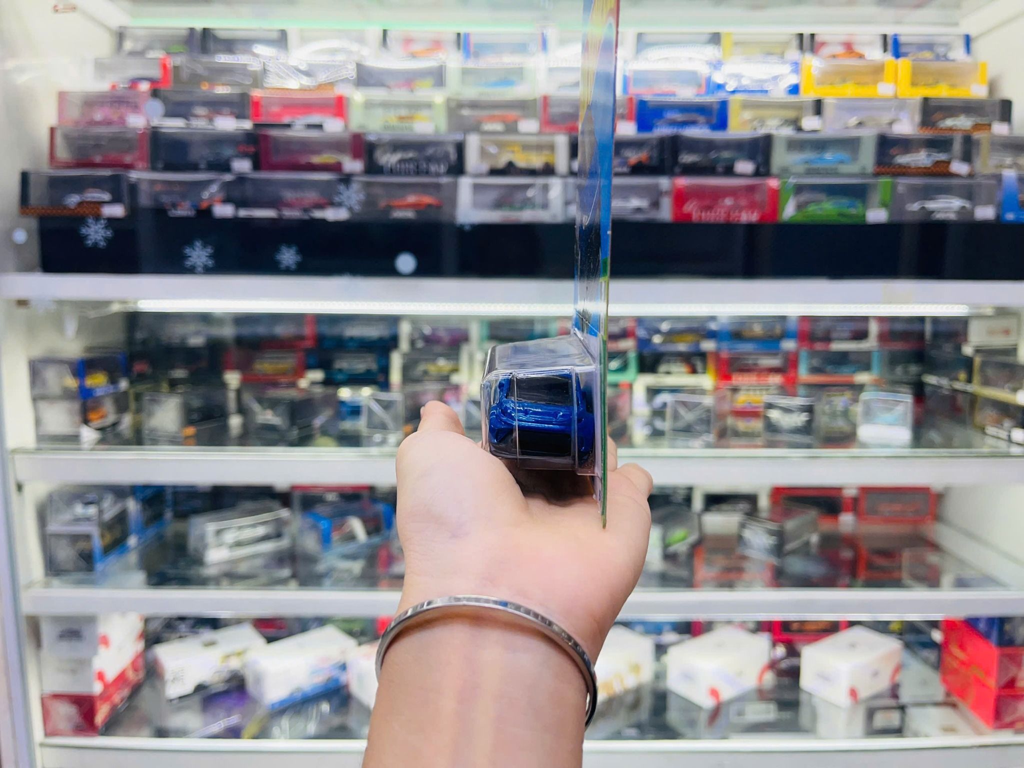 Đồ chơi mô hình xe Hot wheels kim loại có bản quyền chính hãng tỉ lệ 1:64 C4982