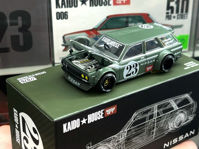 Mô hình xe Datsun KAIDO 510 Wagon CARBON FIBER V3 Loose tỉ lệ 1:64 Kaido House KHMG076