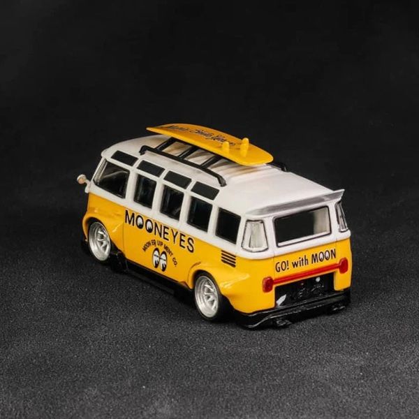 Mô hình xe Volkswagen T1 Van Kombi Yellow White - Mooneyes Livery tỉ lệ 1:64 Lang Feng Model OT64072