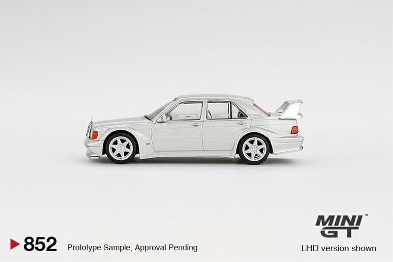 Mô hình xe Mercedes-Benz 190E 2.5-16 Evolution II Astral Silver bản card tỉ lệ 1:64 MiniGT MGT00852-BL