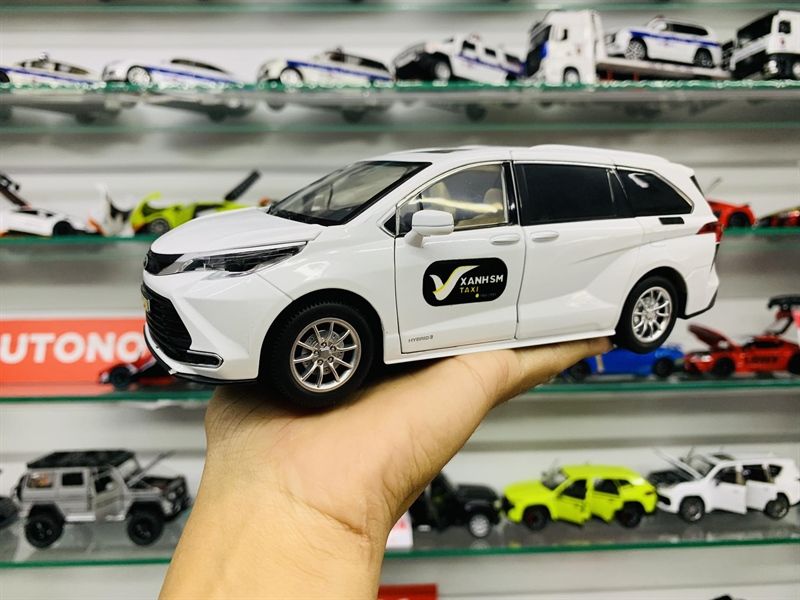 Mô hình xe độ dịch vụ taxi Toyota Sienna Mpv tem Xanh SM Trắng 1:24 Hengteng Model Autono1 OT562