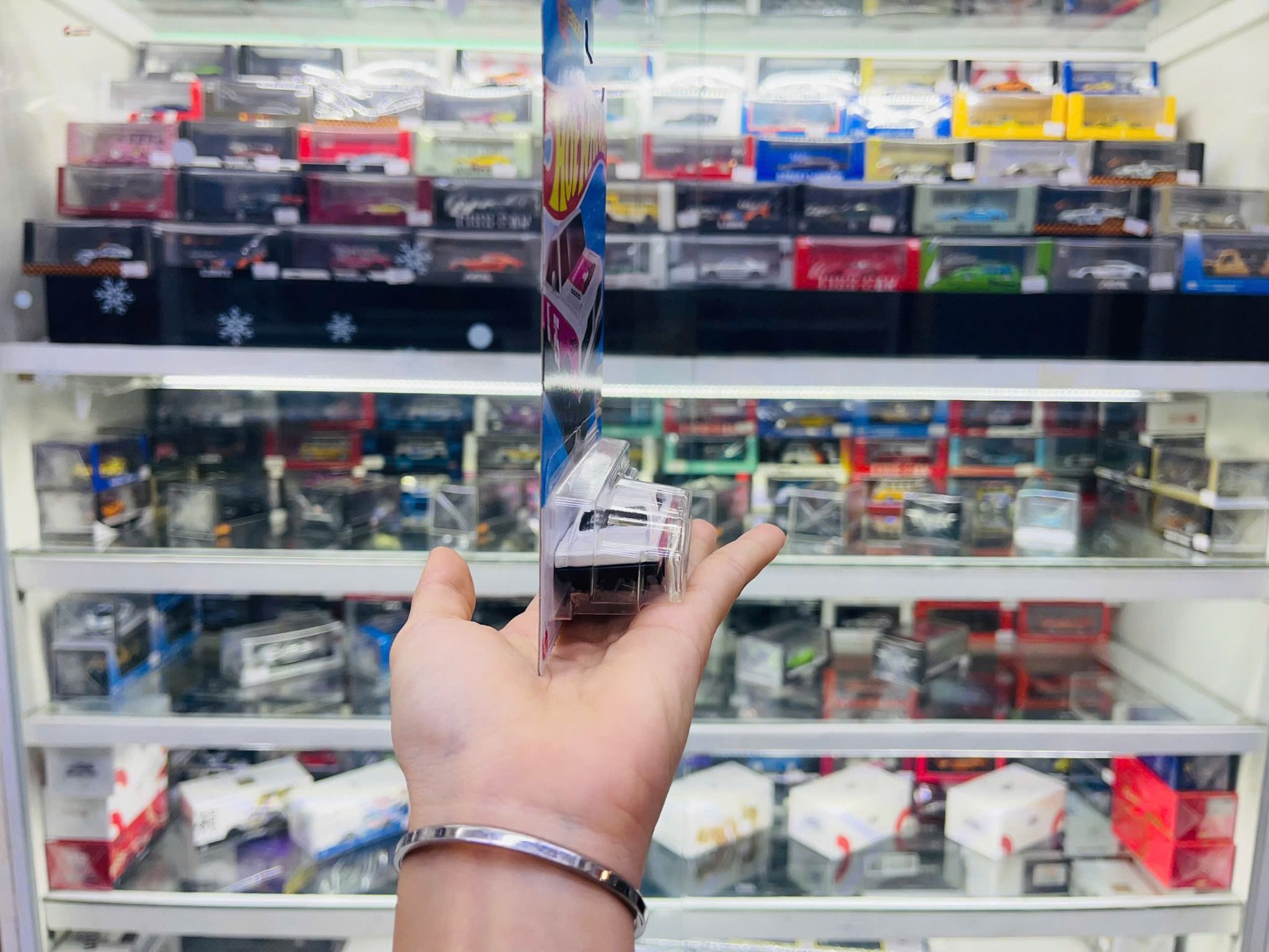 Đồ chơi mô hình xe Hot wheels kim loại có bản quyền chính hãng tỉ lệ 1:64 C4982